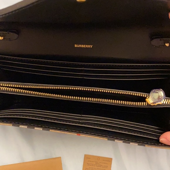 BURBERRY
Textured-leather and checked canvas shoulder bag - Picture 9 of 15